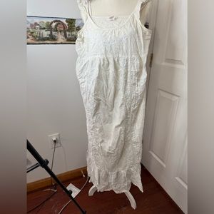 Elegant White Maxi Dress